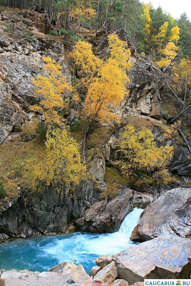 Осенний водопад.