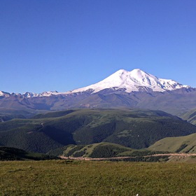 Панорама.Эльбрус с северной стороны.