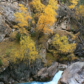 Осенний водопад.