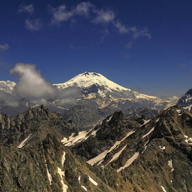 �������